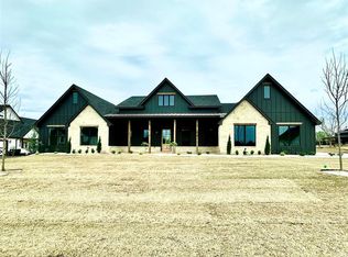 361 Old Farm Rd, Edmond, OK 73034