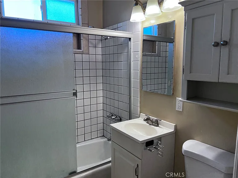 5934 White Oak Ave — Photo 5