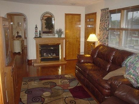5th image of 4308 Longwood Ave NW