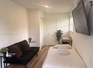7170 NW 24th Pl, Sunrise, FL 33313