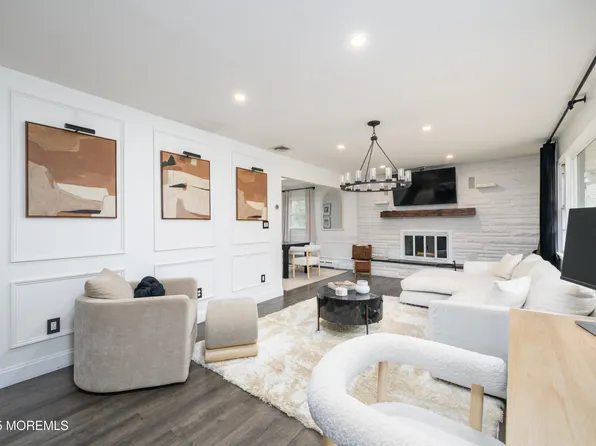 12 Collier Lane, Morganville, NJ 07751