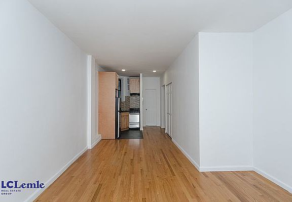 4th image of 505 E 88th St #5RE