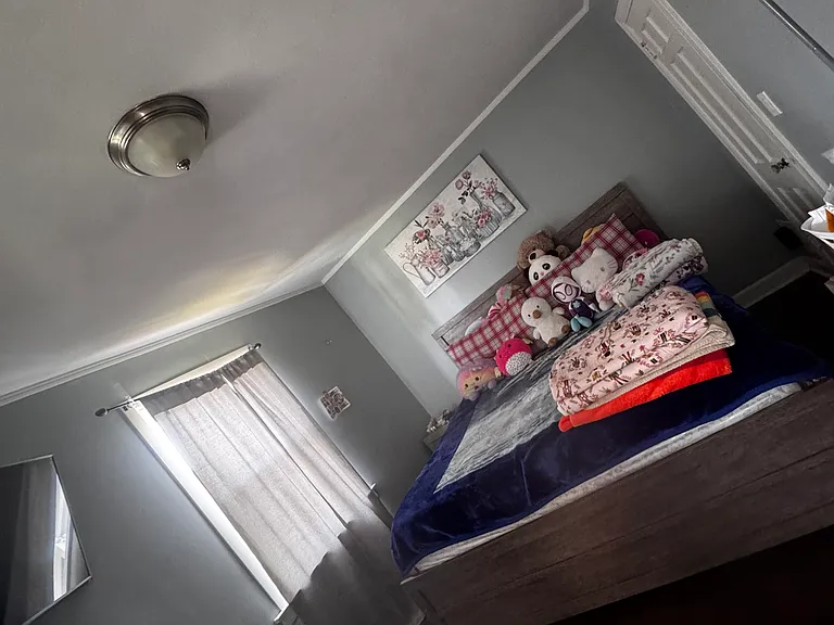 7630 S Hoyne Ave — Photo 6