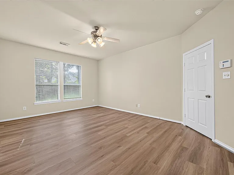 1807 Katlyn Ln — Photo 25
