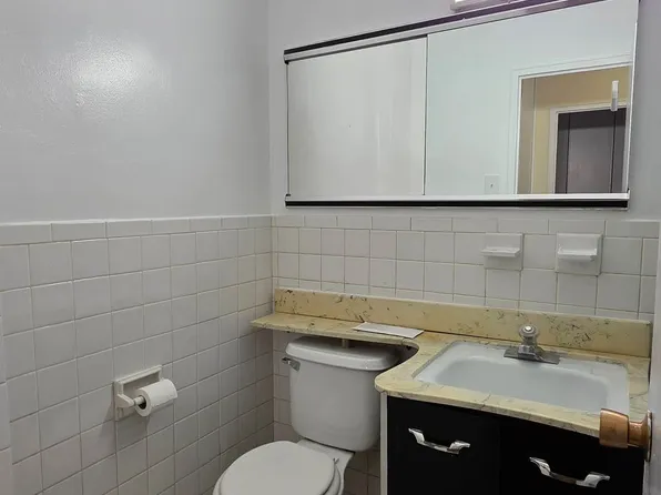 70-25 Yellowstone Boulevard image 10 of 21