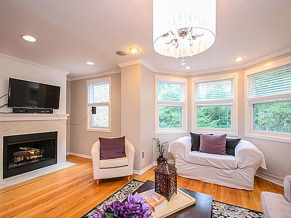5th image of 3652 N Marshfield Ave #2