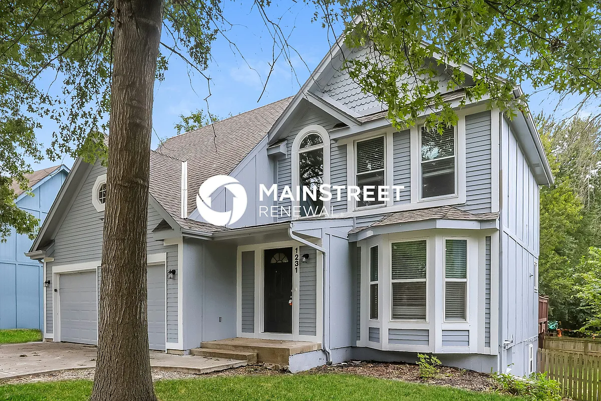 Front View - 1231 N Marilla Ln