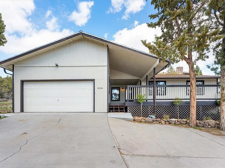 15136 Driftwood Ln — Photo 1