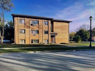 59 Briar St #103, Glen Ellyn, IL 60137