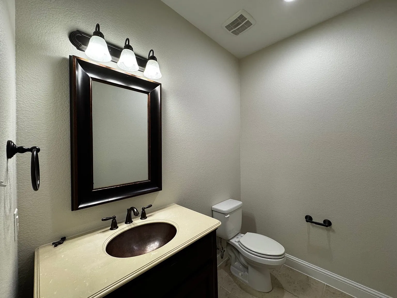 3 bed, 3.5 bath, 2339 sqft, $3,500 — Photo 3