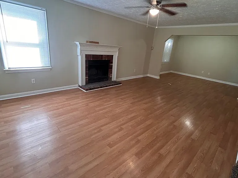 245 Loch Cir — Photo 4