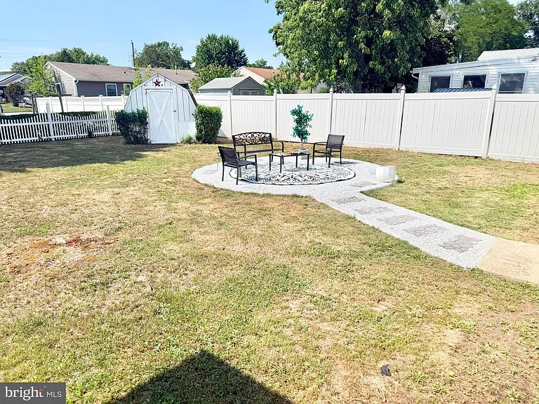 104 Nautilus Dr — Photo 21