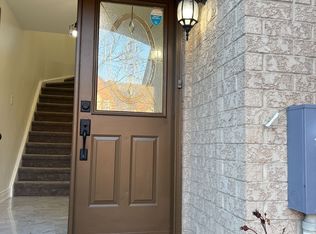 26 Goldenlight Cir, Brampton, ON L6X4N6