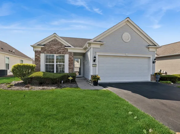 3295 Comstock Ct, Mundelein, IL 60060