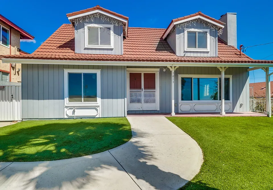 1011 La Mesa Ave