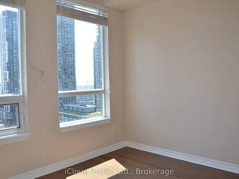 388 Prince Of Wales Dr #1610 — Photo 10