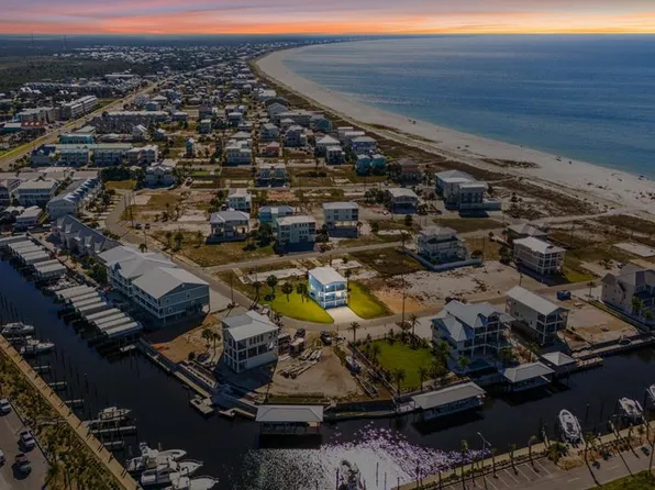 121 Miramar Dr, Mexico Beach, FL 32456