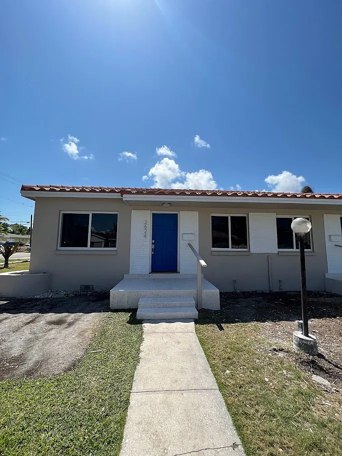 2 bed, 750 sqft, $2,600 — Photo 1