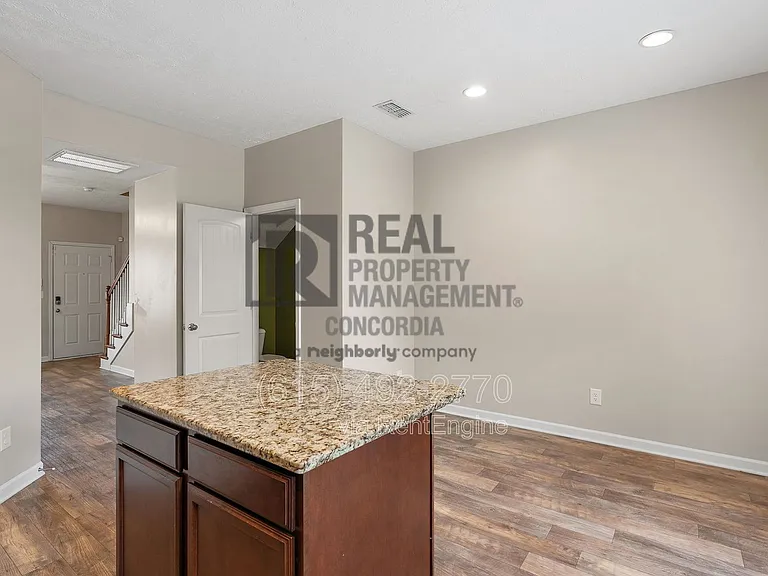 1702 Sprucedale Dr — Photo 12