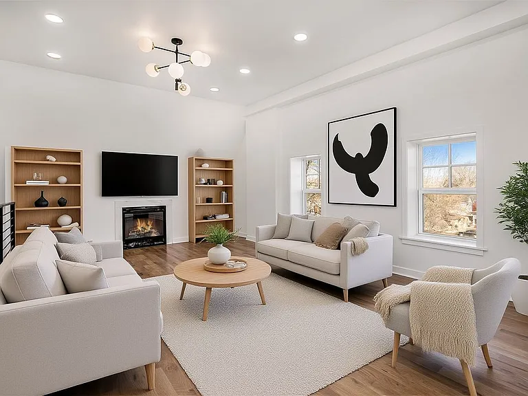 3404 Campbell St — Photo 2