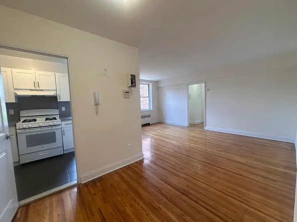 143-36 Barclay Ave, Flushing, NY