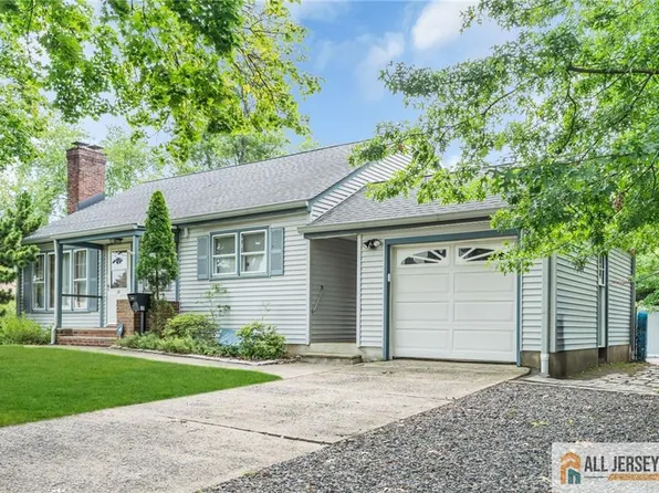 30 Martin St, Middlesex, NJ 08846