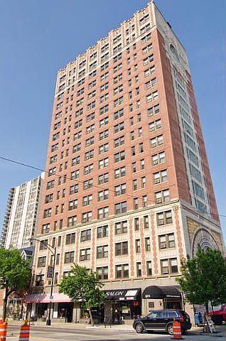 1st image of 1211 N La Salle Dr APT 904