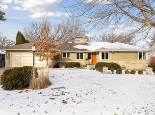 4404 Philbrook Ln, Edina, MN 55424