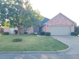 1504 Southern Hills Dr, Ardmore, OK 73401