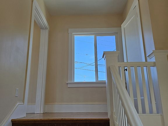 3rd image of 481 Van Dyke Ave #1