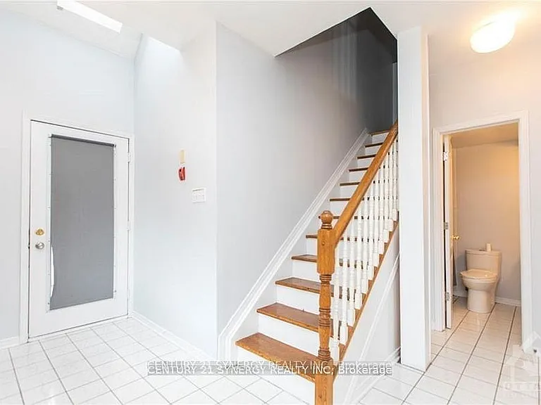 450 Maclaren St #11 — Photo 14