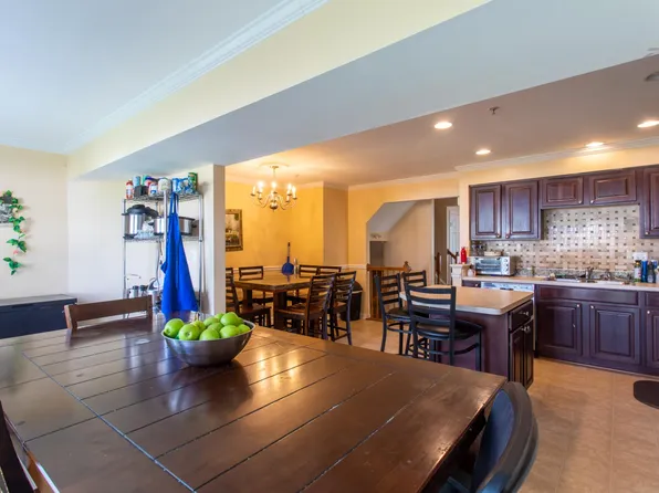 7064 Holly Springs Ln, Elkridge, MD