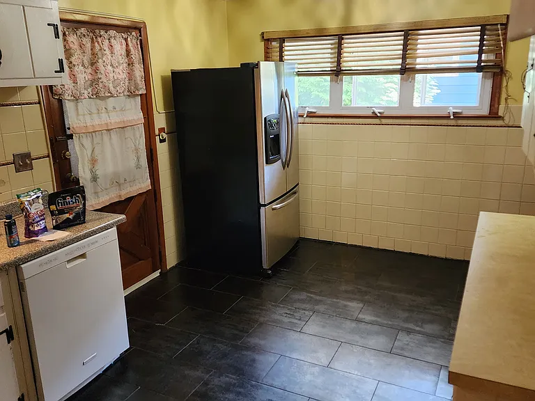 480 Frenchtown Rd — Photo 10