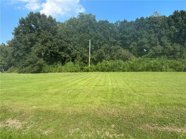 381 Castle Dr, Edgard, LA 70049