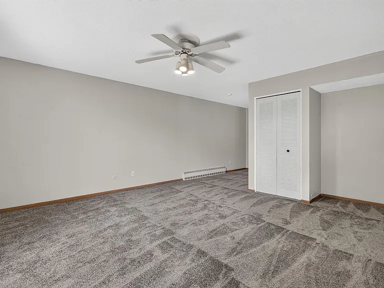 Willow Knolls Apartments — Photo 39