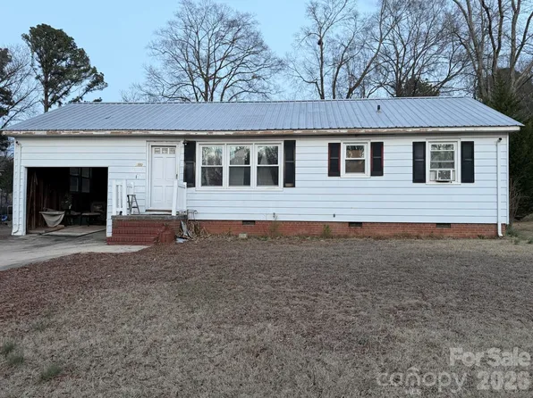 902 N 11th St, Albemarle, NC 28001