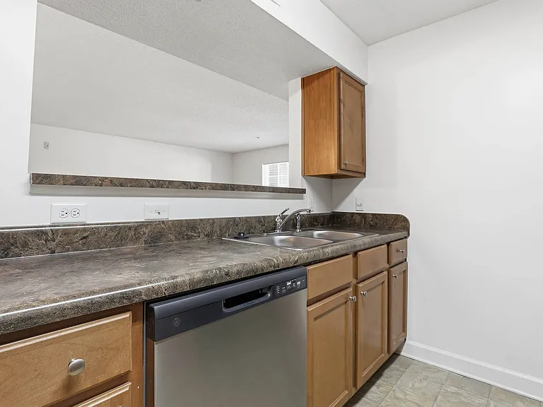 Plantation Oaks Apartments — Photo 16