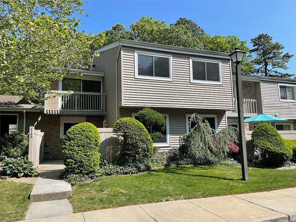 218 Springmeadow Drive UNIT H, Holbrook, NY 11741 | Zillow