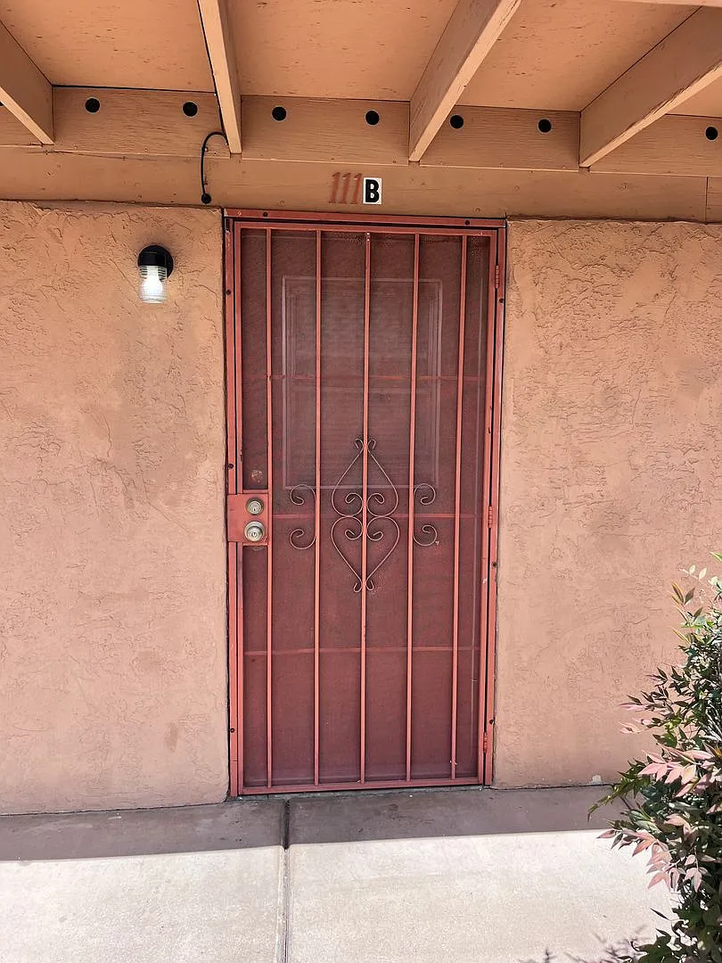 730 E. Limberlost Drive — Photo 2