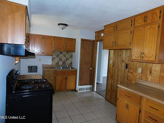 3rd image of 7858 Cherry Valley Blvd
