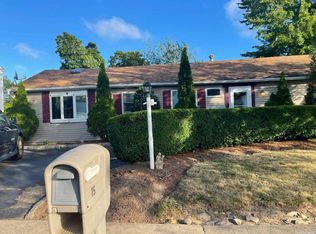 15 Oak St, Central Islip, NY 11722