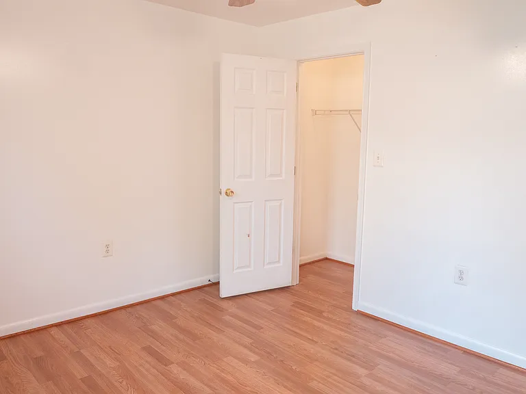 2300 18th St NE #2300 — Photo 42
