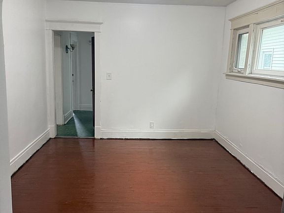 4th image of 42 Poultney Ave #1