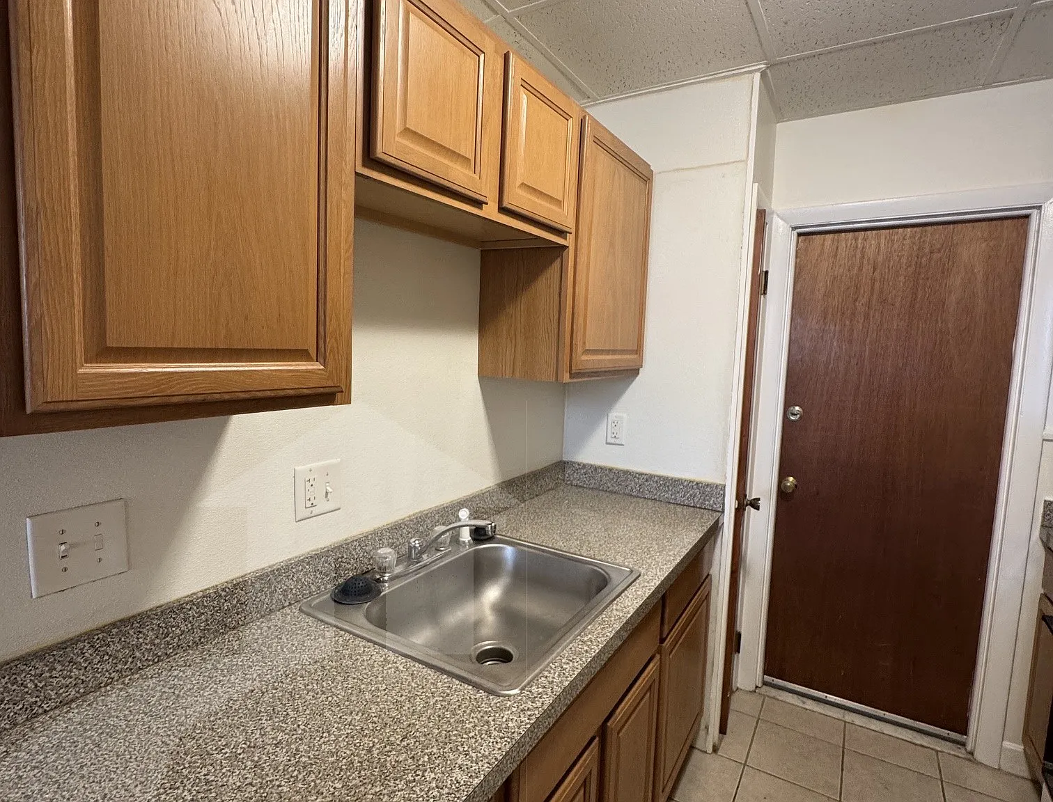Studio, 9999 sqft, $1,900 — Photo 4