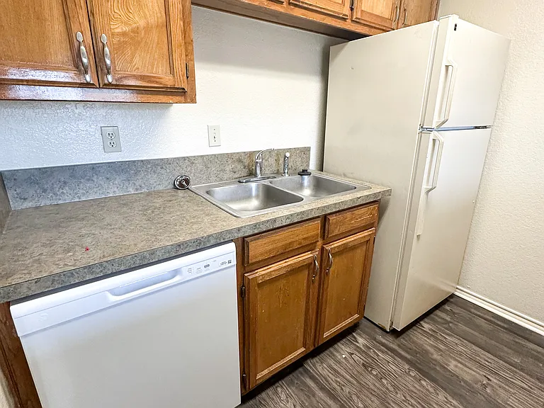 721 Avenue A #8 — Photo 11