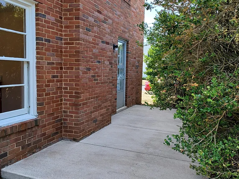220 E Whitlock Ave #1 — Photo 5