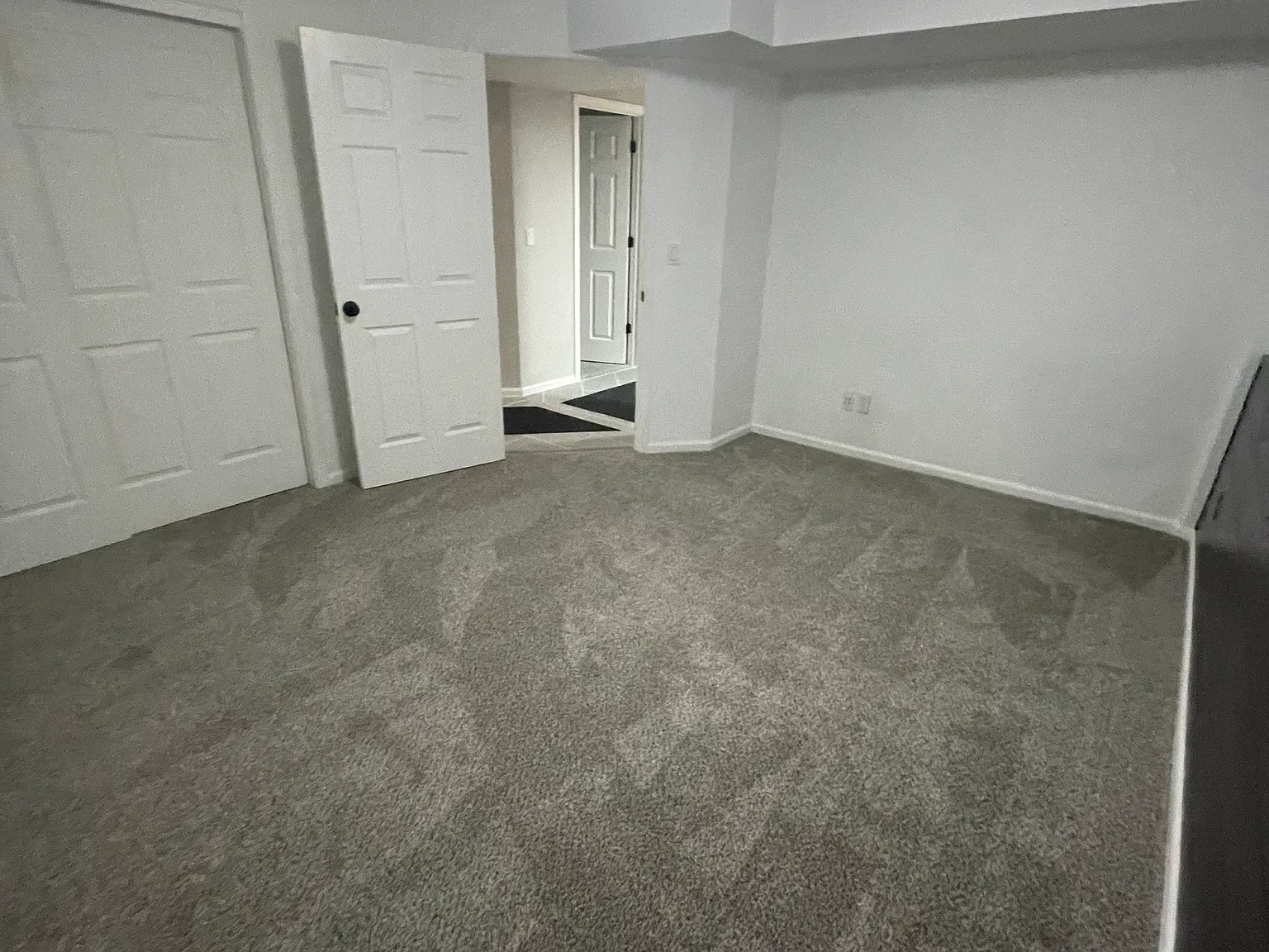 5 bed, 4347 sqft, $1,000 — Photo 3