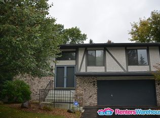 14266 Golf View Dr, Eden Prairie, MN 55346