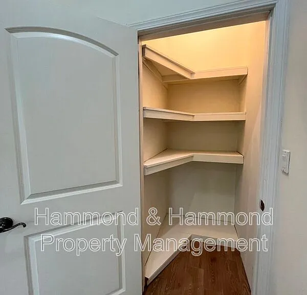 4316 Greenbush Ave — Photo 26
