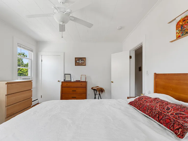 17 Holworthy Pl — Photo 8